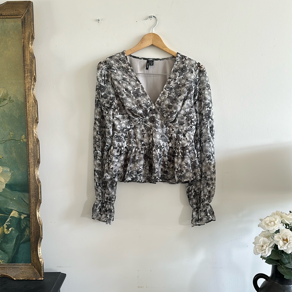 Vero Moda Grey Blouse Size Medium